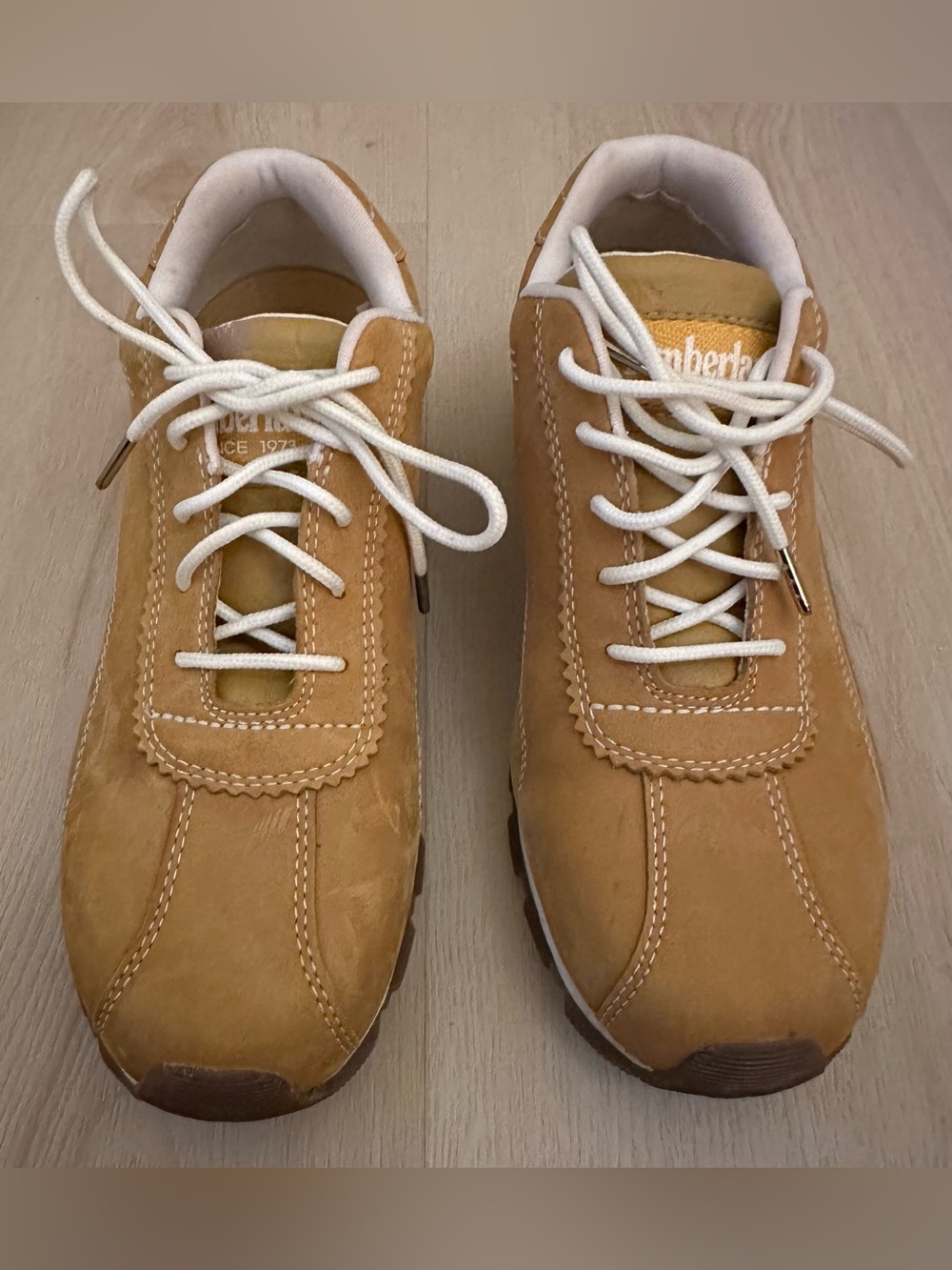 Timberland Women’s Tan Nubuck Lace-Up Sneakers with White Laces